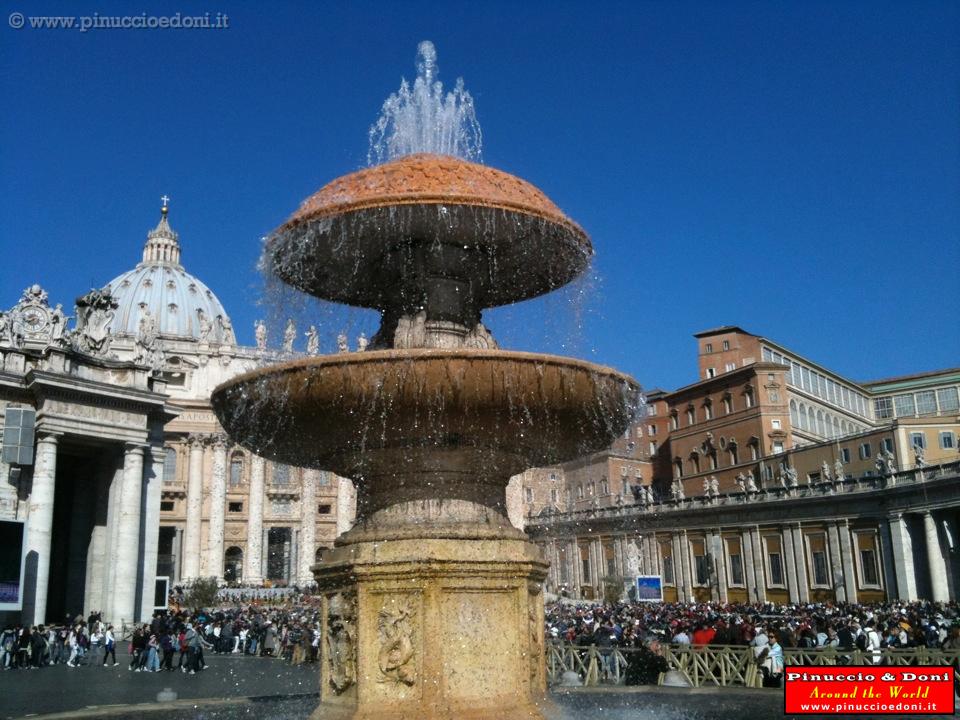 Roma - Vaticano, Piazza San Pietro - 06-2.jpg
